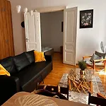 With Parking In The Center - 500m From Hlavni Nadrazi 브르노