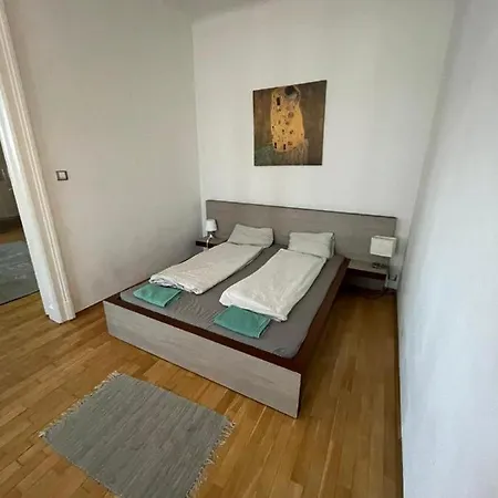 With Parking In The Center - 500m From Hlavni Nadrazi