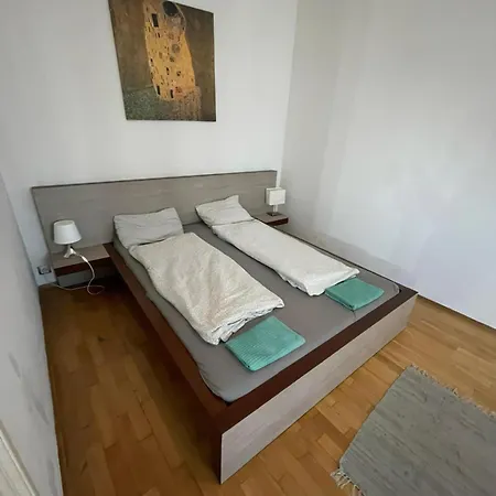 With Parking In The Center - 500m From Hlavni Nadrazi * Brünn