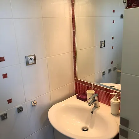 Apartment With Parking In The Center - 500m From Hlavni Nadrazi *