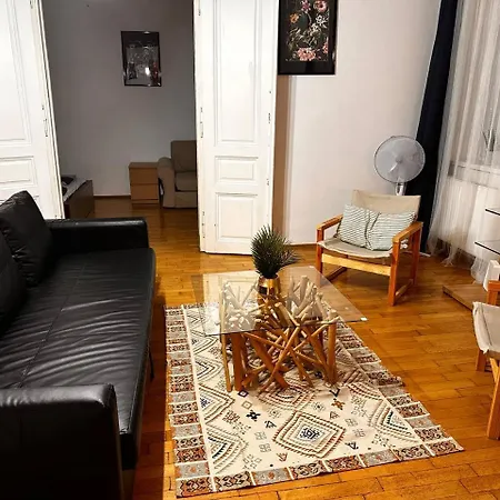 With Parking In The Center - 500m From Hlavni Nadrazi Brno