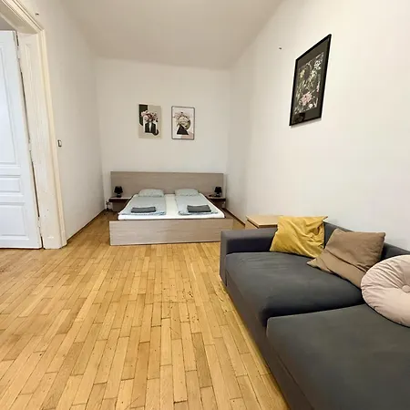 아파트 With Parking In The Center - 500m From Hlavni Nadrazi 브르노