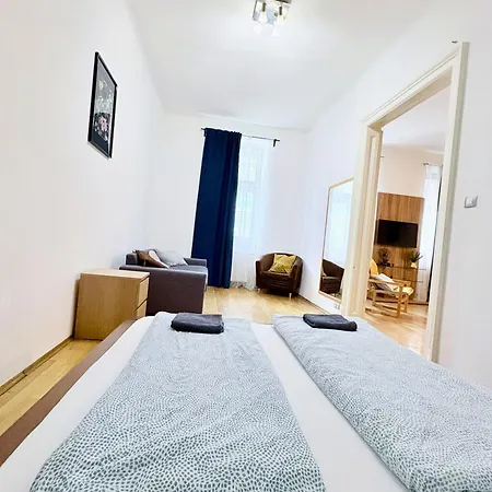 Lejlighed With Parking In The Center - 500m From Hlavni Nadrazi Brno