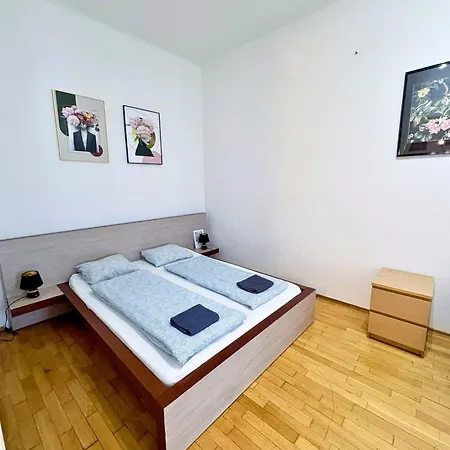 Lejlighed With Parking In The Center - 500m From Hlavni Nadrazi Brno