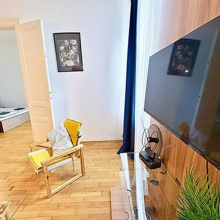 With Parking In The Center - 500m From Hlavni Nadrazi Brno
