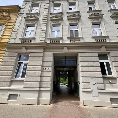 Lejlighed Apartment With Parking In The Center - 500M From Main Station Brno
