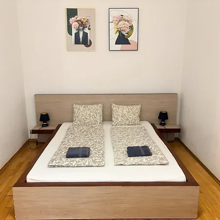 Apartment With Parking In The Center - 500M From Main Station