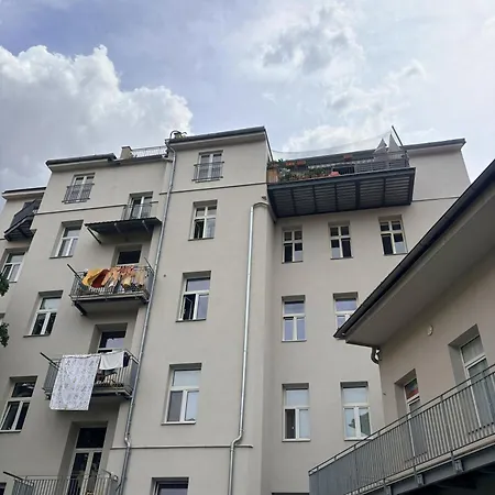Apartment With Parking In The Center - 500M From Main Station Lejlighed *