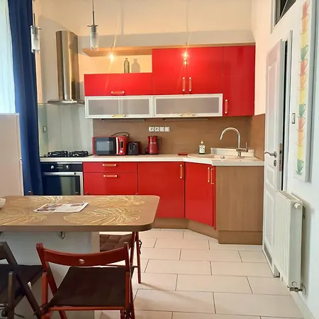 Lejlighed Apartment With Parking In The Center - 500M From Main Station *