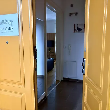 Apartment With Parking In The Center - 500M From Main Station Lejlighed